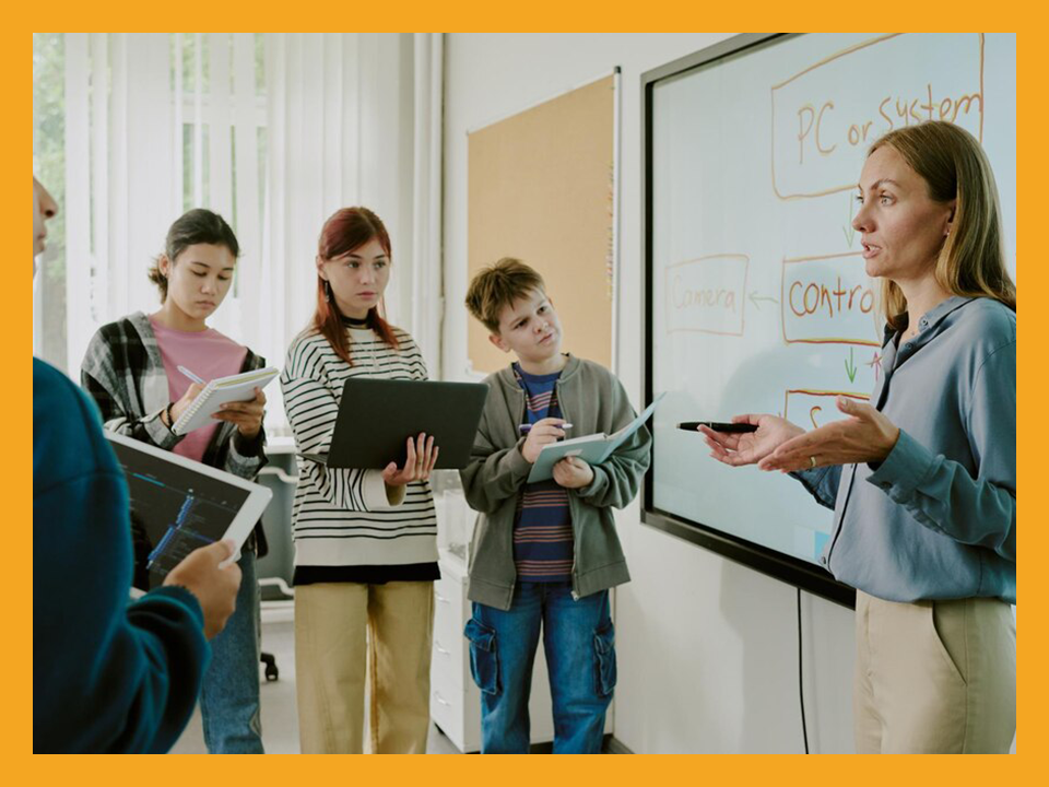 Top 5 Màn Hình Tương Tác ViewSonic Độ Sáng 450 Nits, Hiển Thị Rõ Nét, Chống Chói, Tối Ưu Cho Lớp Học Hiện Đại Cho Năm Học Mới